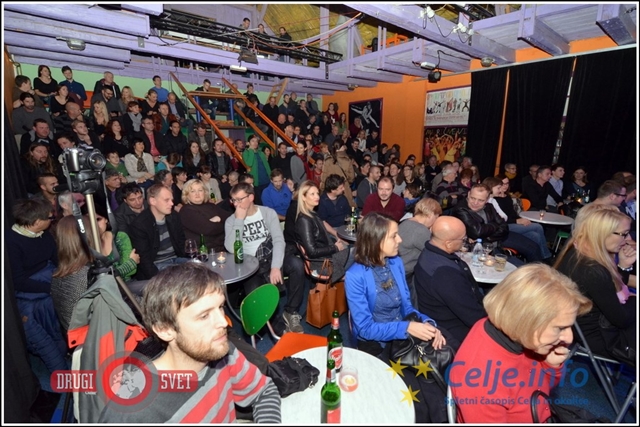 Četrtkov koncert skupine Vlatko Stefanovski Trio je privabil številne obiskovalce iz različnih koncev Slovenije.