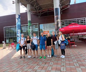 skupinska iz Banja Luke ( od leve stojijo – Gašper Pevec, Izabela Pakiž Rumpf, Sebastjan Jug, Martin Karlin, Laura Knez, Špela Oblak, Lena Bornšek)