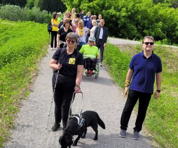 Pohoda do parka slepih – učne poti za slepe slabovidne in videče se je udeležil tudi guverner Lions Slovenija Nino Maletič